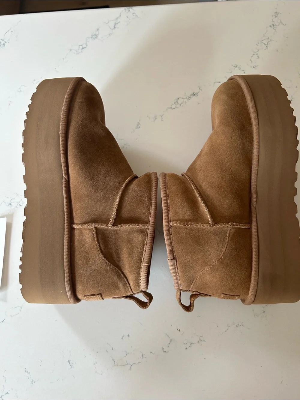 UGG® Classic Ultra Mini Platform Boot - Chestnut, Size 10, NWOT Display pair